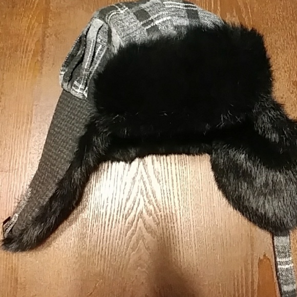 Black Plaid Wool and Rabbit Fur Hat - Picture 3 of 4